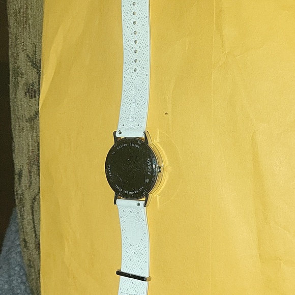 Women’s Fossil Watch - Picture 3 of 5